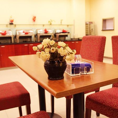 Gold Mine Express Hotel Nanning Bagian luar foto