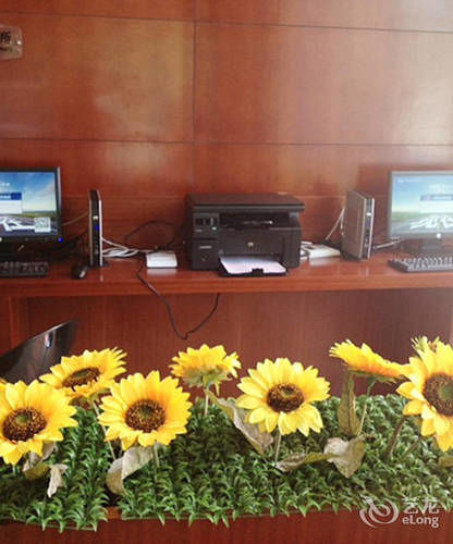 Gold Mine Express Hotel Nanning Bagian luar foto