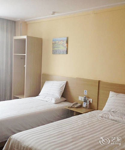 Gold Mine Express Hotel Nanning Bagian luar foto